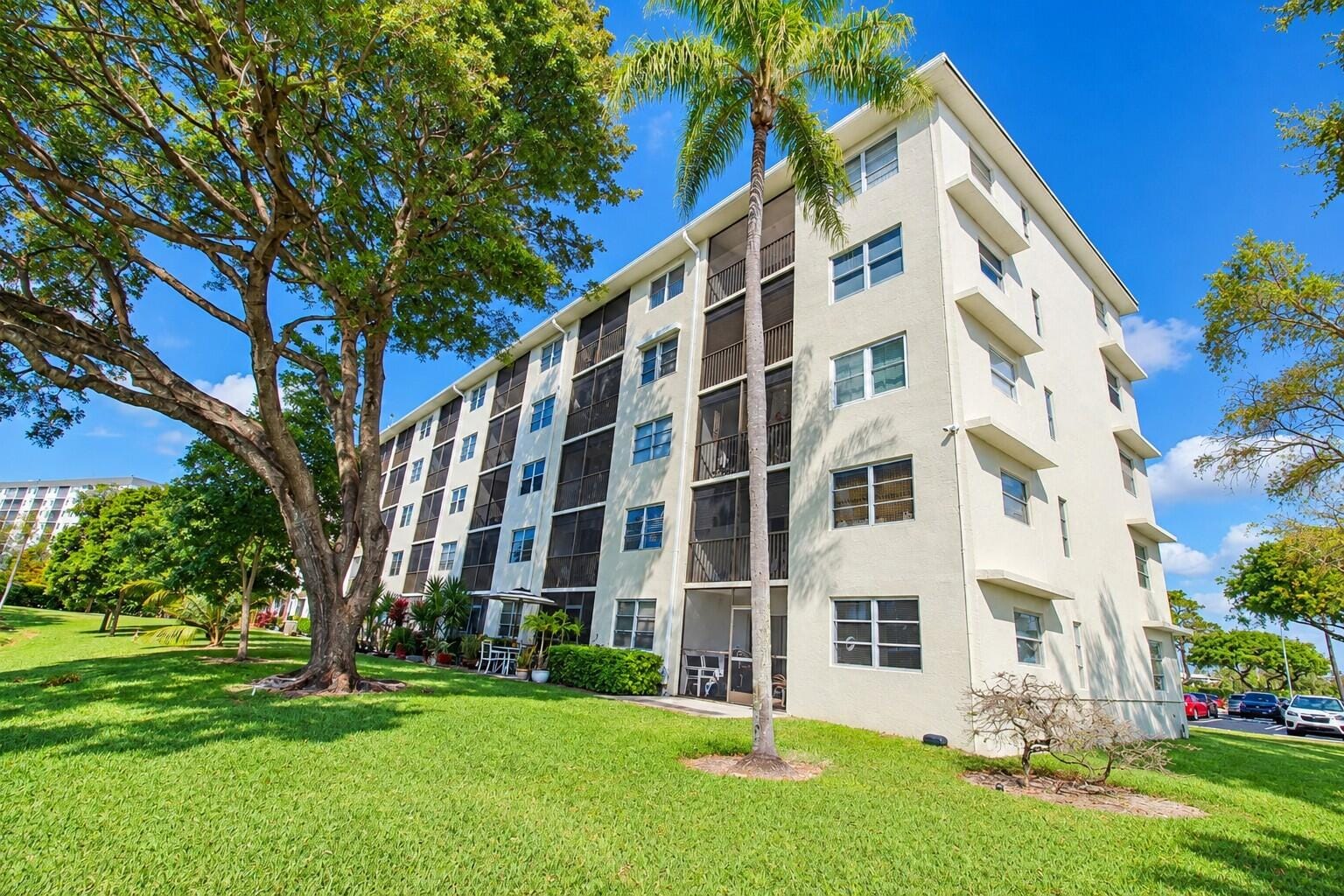 2230 N CYPRESS BEND Drive 410, Pompano Beach, FL 33069 photo 18