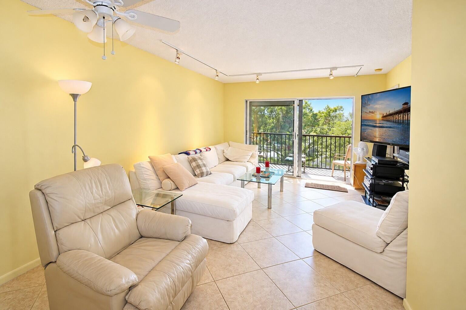 2230 N CYPRESS BEND Drive 410, Pompano Beach, FL 33069 photo 8