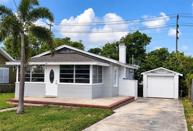 111 S B Street, Lake Worth, FL 33460