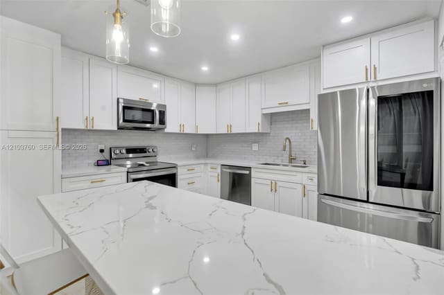 2131 Nova Village Drive, Davie, FL 33317