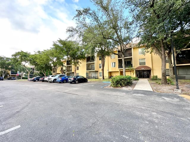 470 NW 20th Street Unit 205, Boca Raton, FL 33431