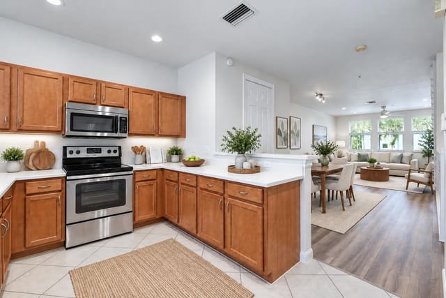 430 AMADOR Lane 6, West Palm Beach, FL 33401