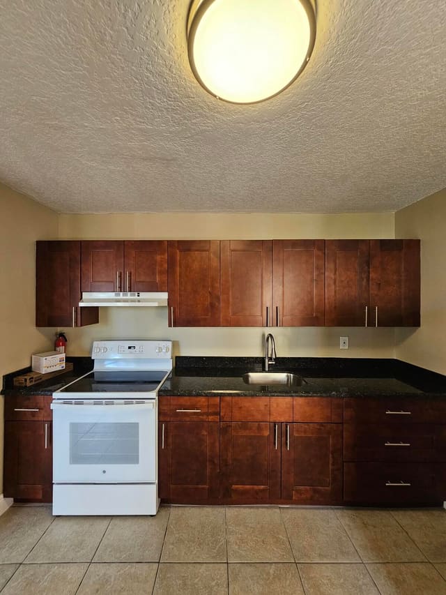 1200 W Blue Heron Boulevard 5, Riviera Beach, FL 33404