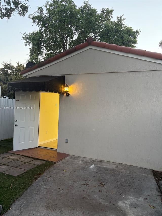 54 SW 62nd Court 2, Miami, FL 33144