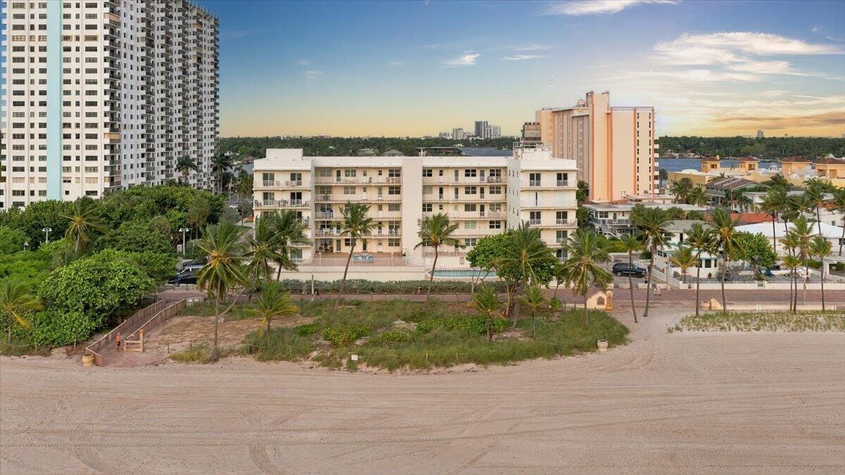 901 S SURF Road 506, Hollywood, FL 33019