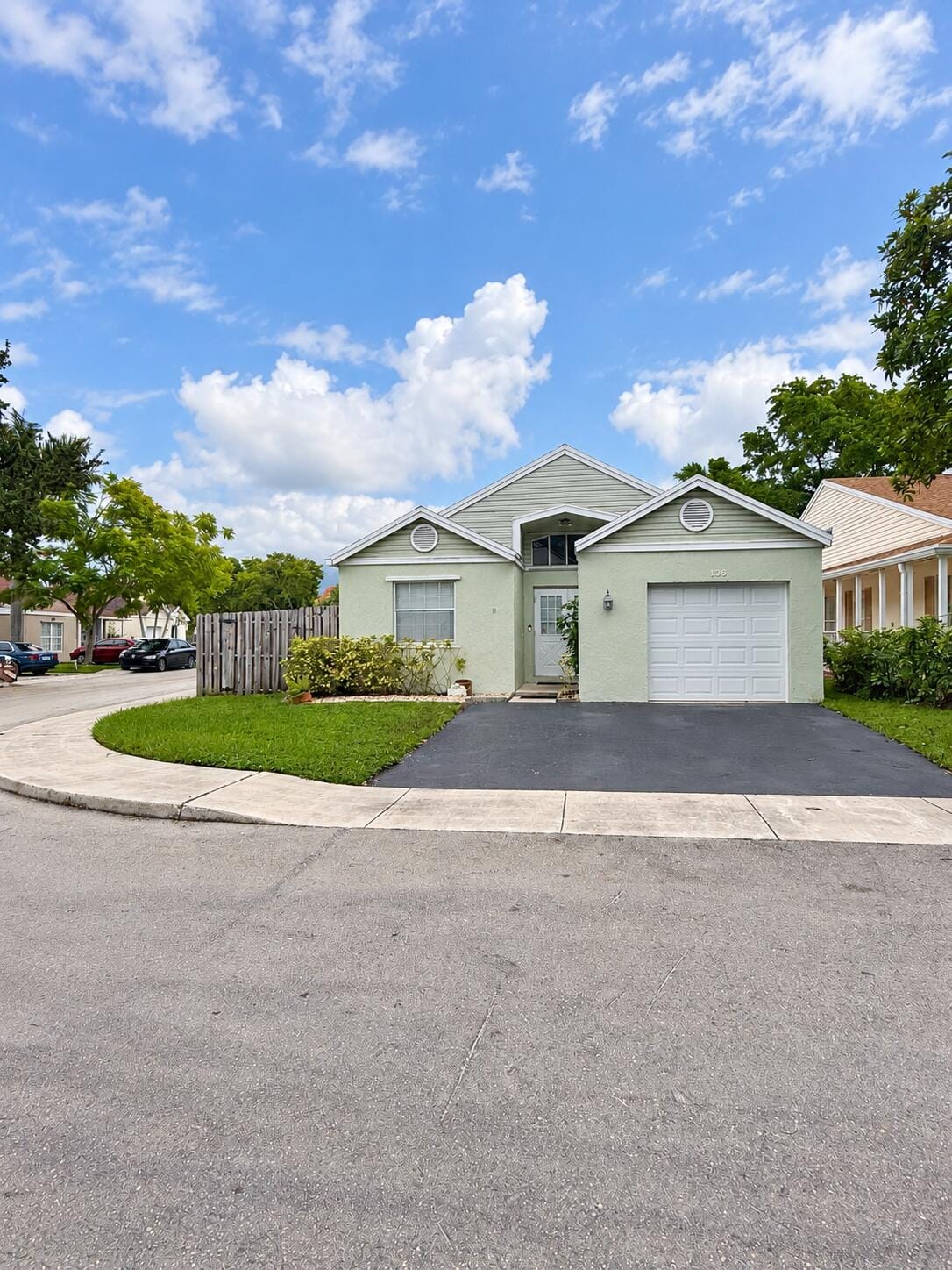138 SW 159th Way — photo 3