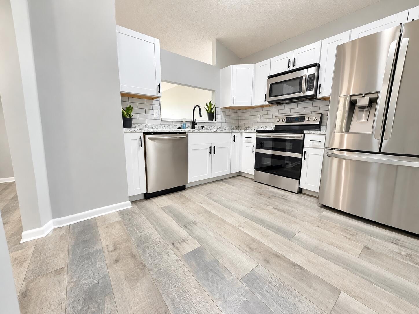 138 SW 159th Way — photo 4