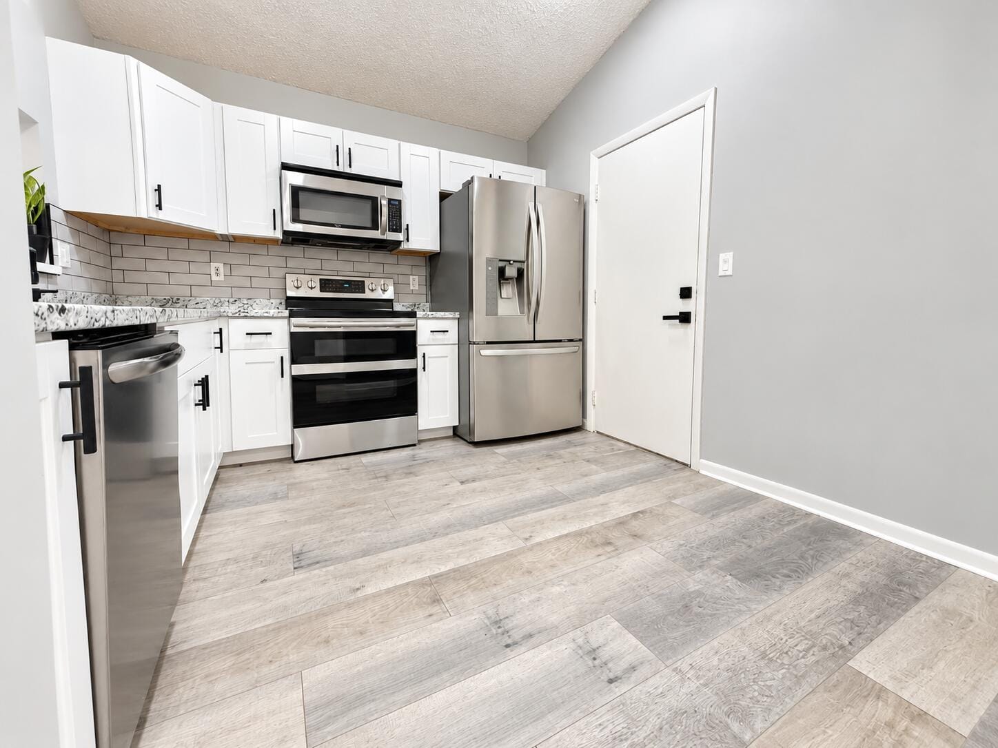 138 SW 159th Way — photo 5