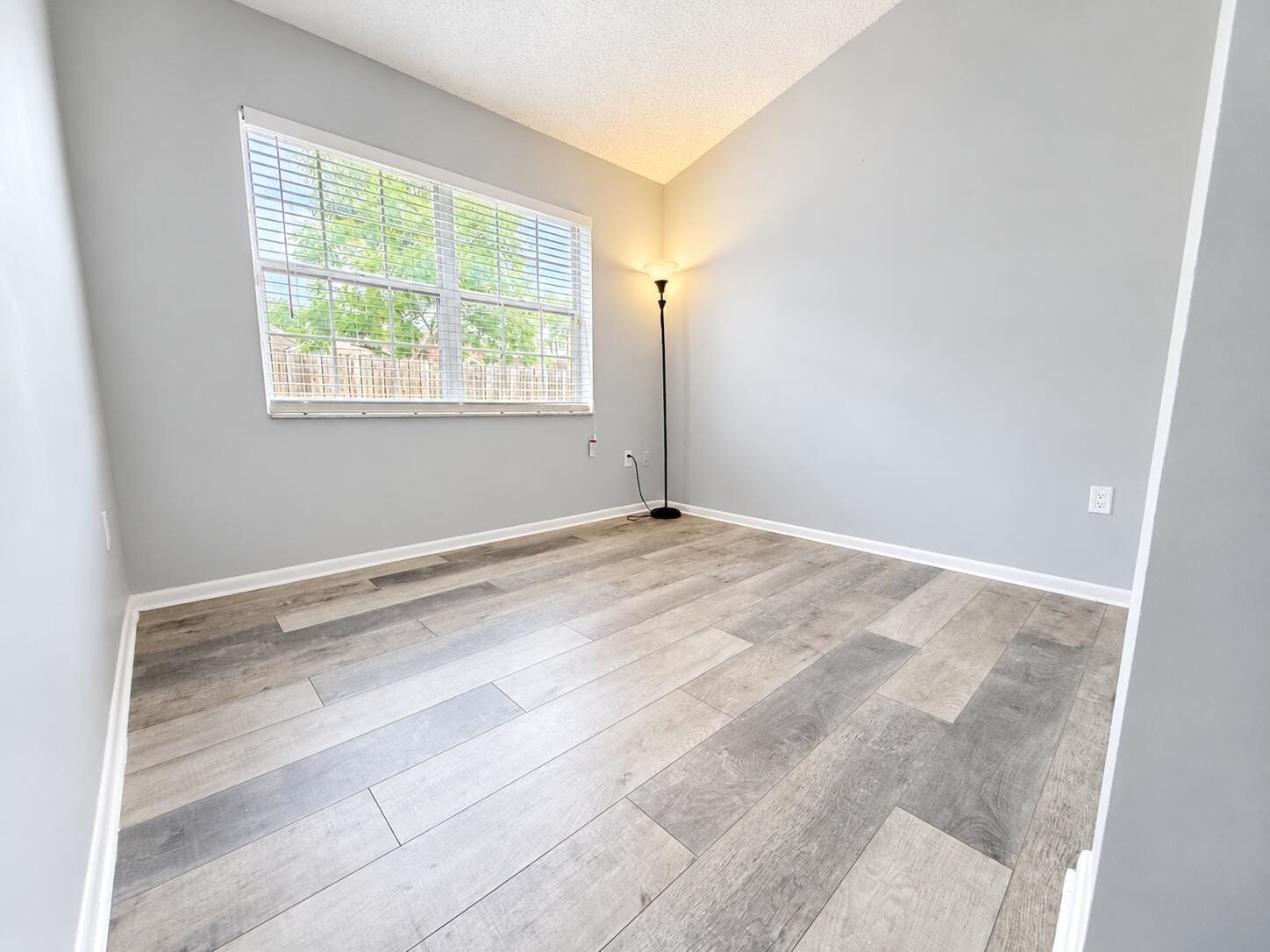 138 SW 159th Way — photo 7