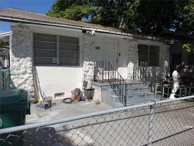 320 NW 11th Avenue, Miami, FL 33128