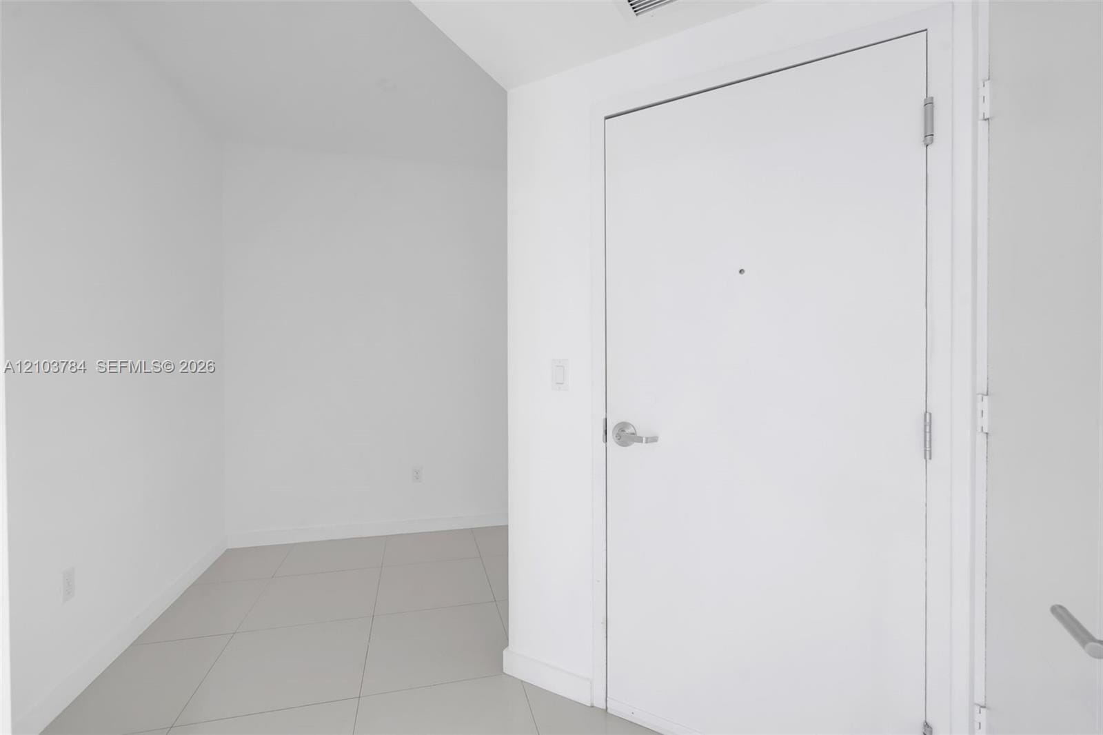 1010 SW 2nd Avenue 1003 — photo 3