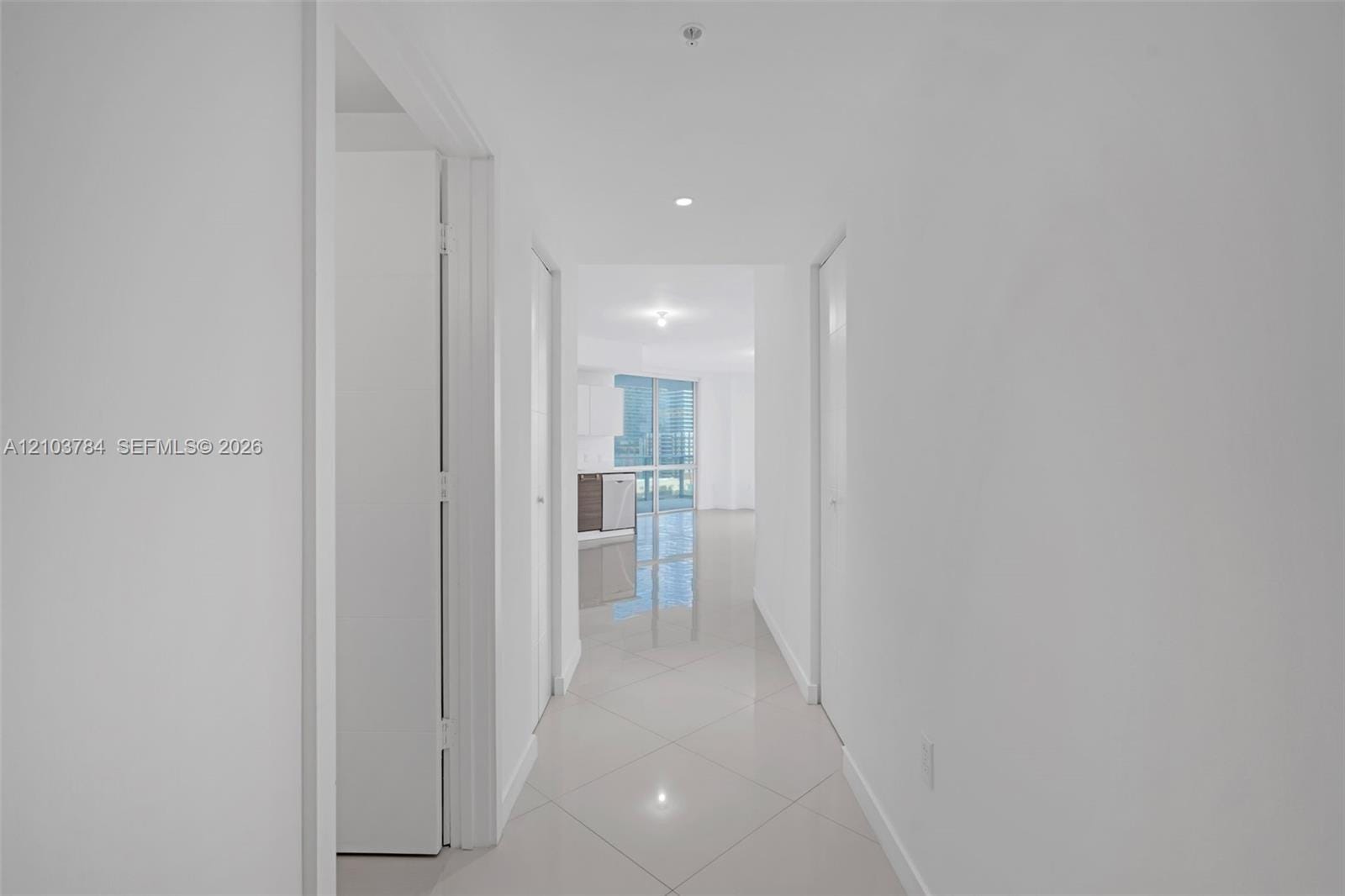 1010 SW 2nd Avenue 1003 — photo 4