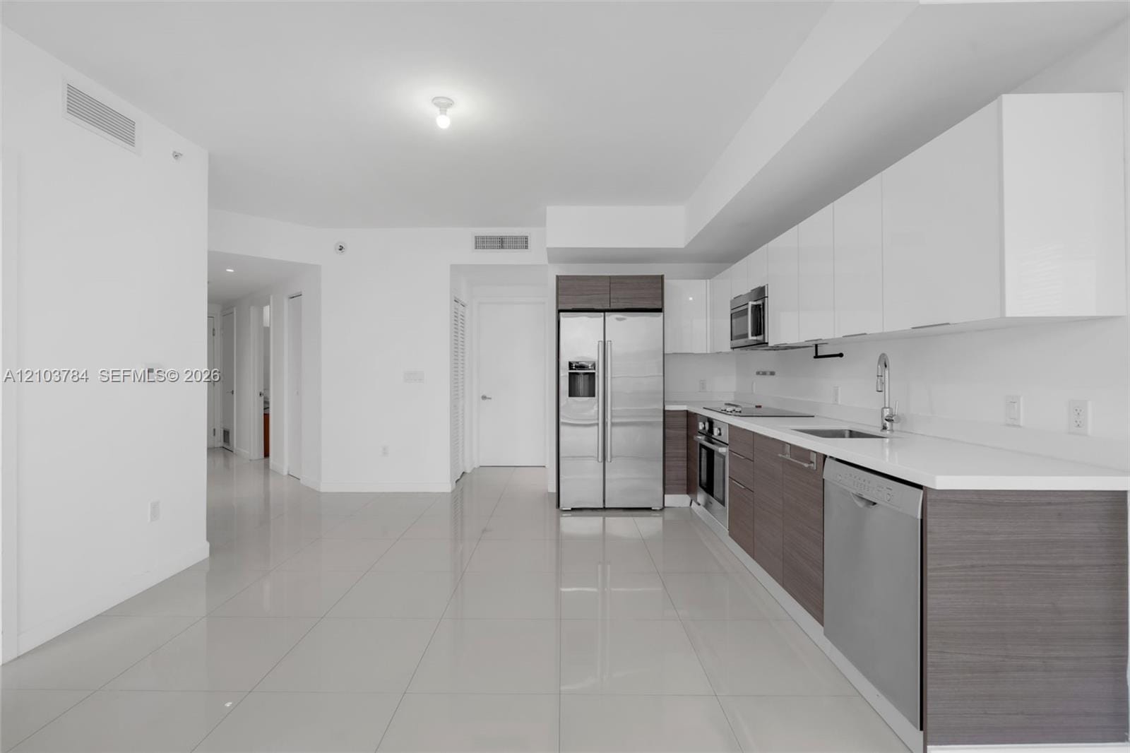 1010 SW 2nd Avenue 1003 — photo 7