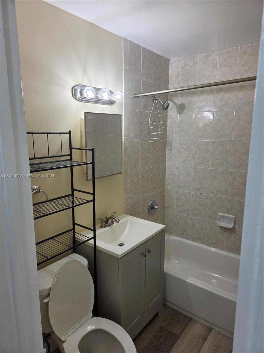 390 SW 7th Road SW 390, Vero Beach, FL 32962 photo 8