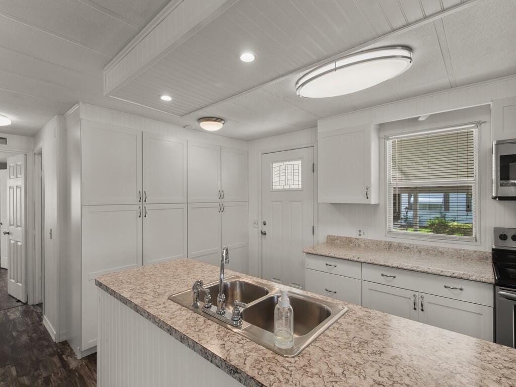 93 N Warner Drive — photo 2