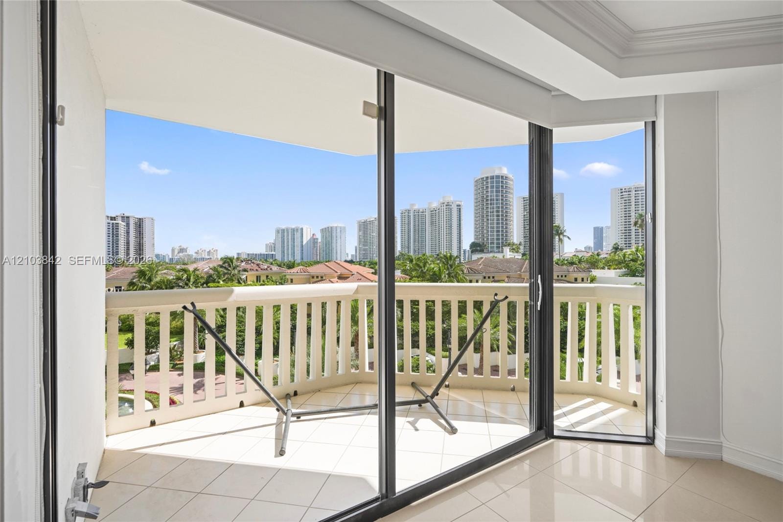 1000 W Island Boulevard 504, Aventura, FL 33160 photo 13
