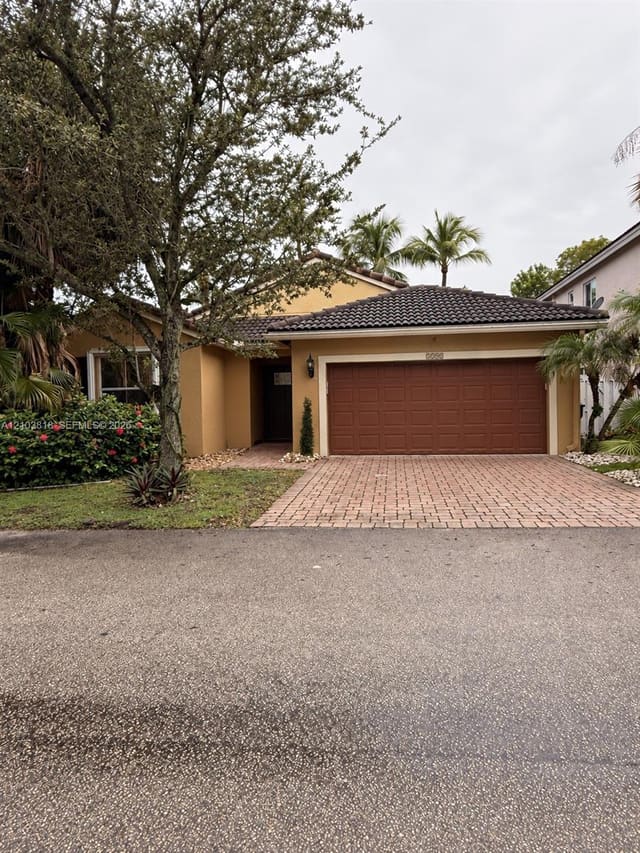 5292 SW 38th Avenue, Hollywood, FL 33312