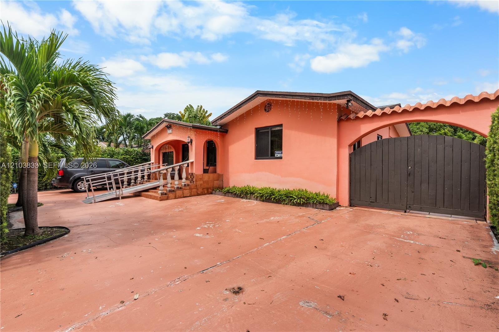 2331 SW 7th Street — photo 3