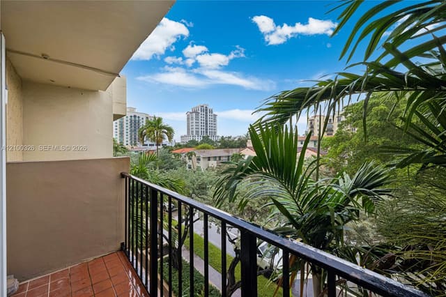 110 Salamanca Avenue 402, Coral Gables, FL 33134