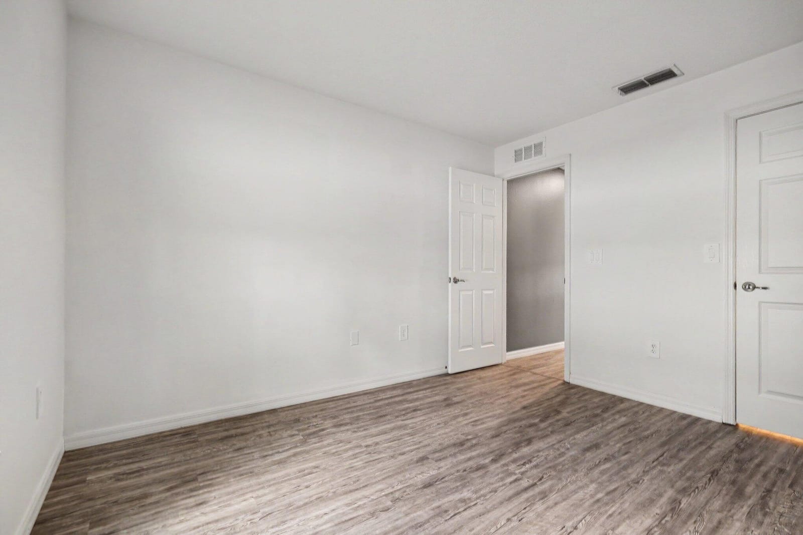 427 Flagler Road SE — photo 11