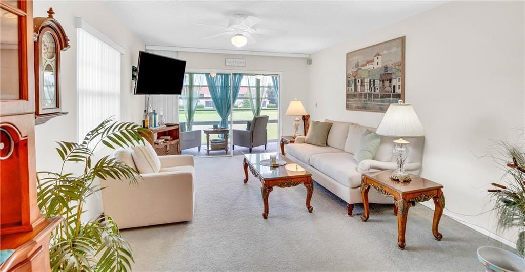 1 VISTA PALM Lane 207 — photo 7