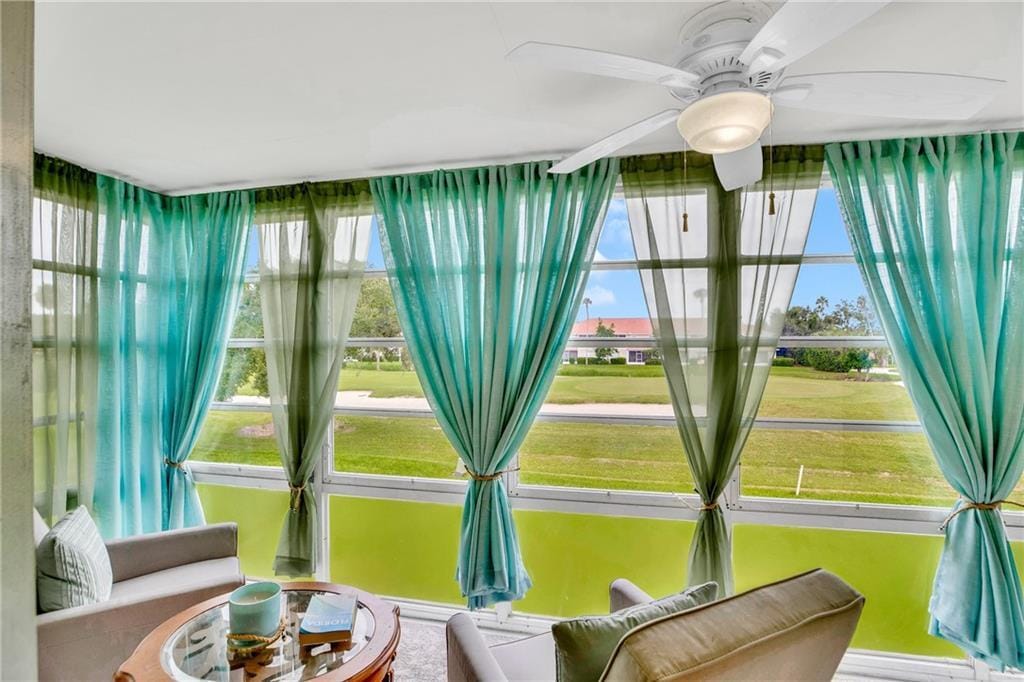 1 VISTA PALM Lane 207 — photo 10