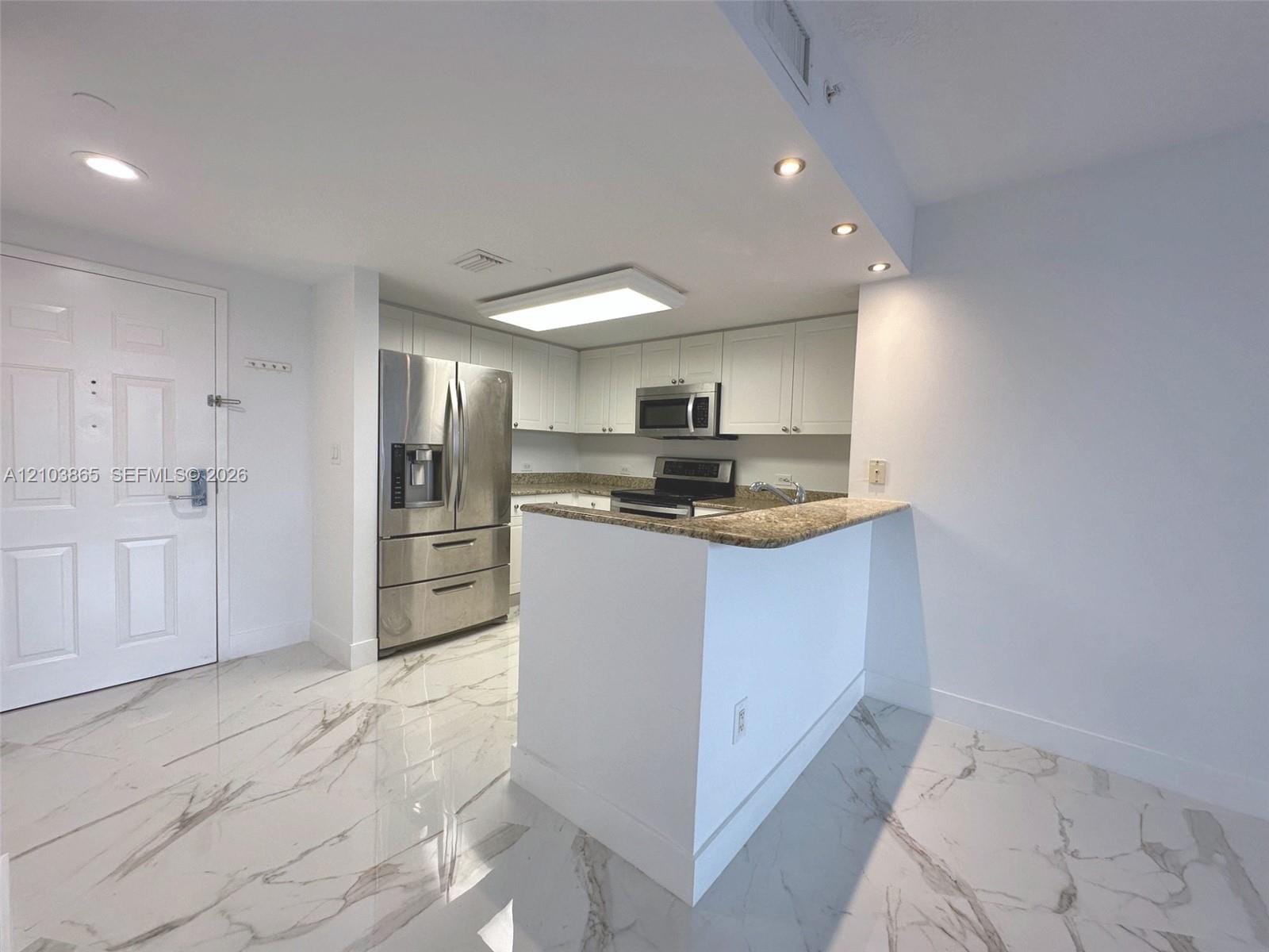19501 W Country Club Drive 406, Aventura, FL 33180 photo 6
