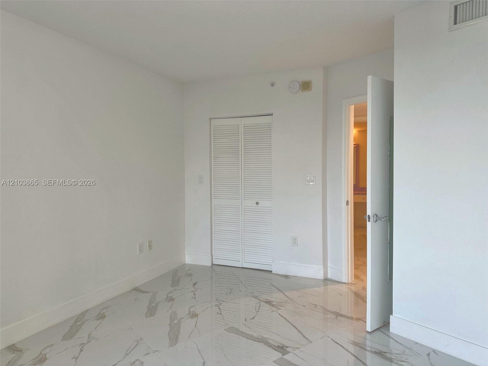 19501 W Country Club Drive 406, Aventura, FL 33180 photo 10