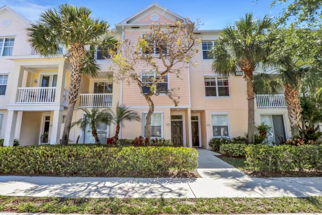 255 Murcia Drive 203, Jupiter, FL 33458