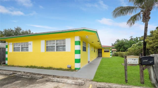 4133 SW 24th Street 1, Fort Lauderdale, FL 33317