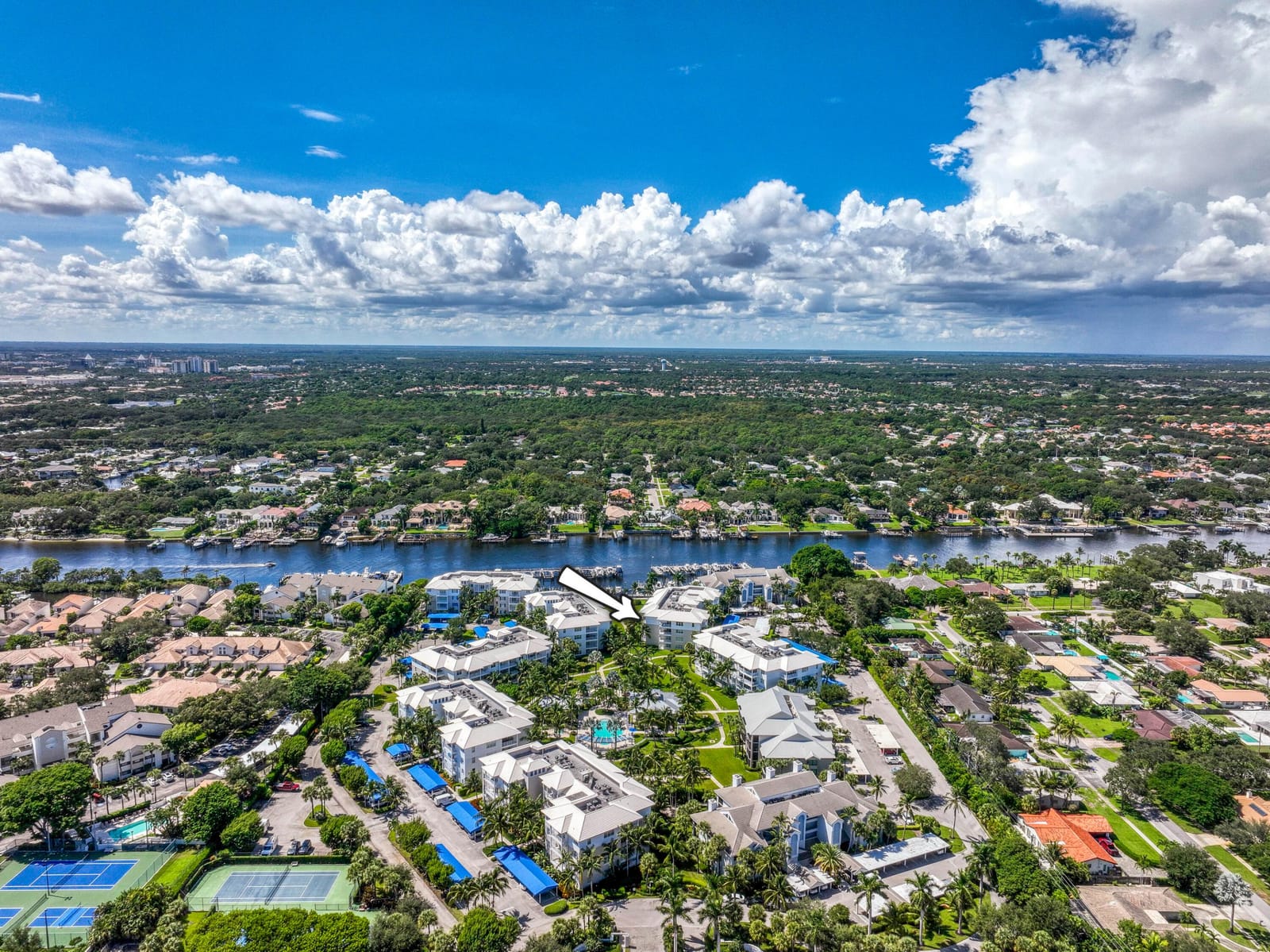 441 Bay Colony Drive N, Juno Beach, FL 33408 photo 2