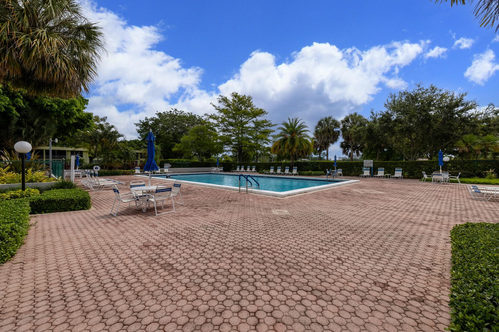 575 Oaks Lane 708, Pompano Beach, FL 33069 photo 24