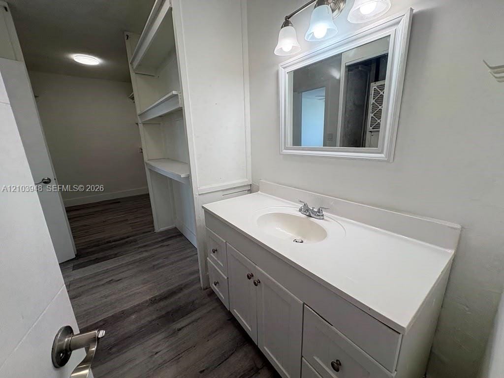 7545 E Treasure Drive 9H — photo 9