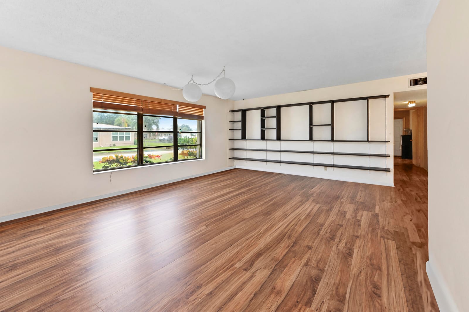 947 Circle Drive A — photo 3
