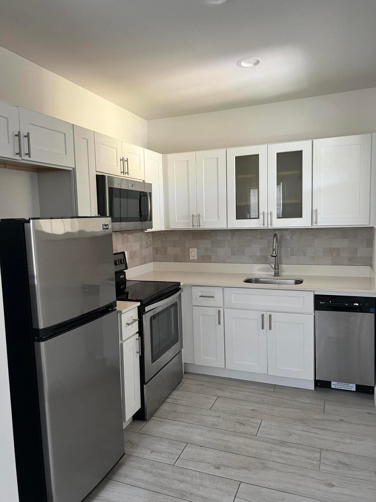 407 S LAKESIDE Drive D — photo 4
