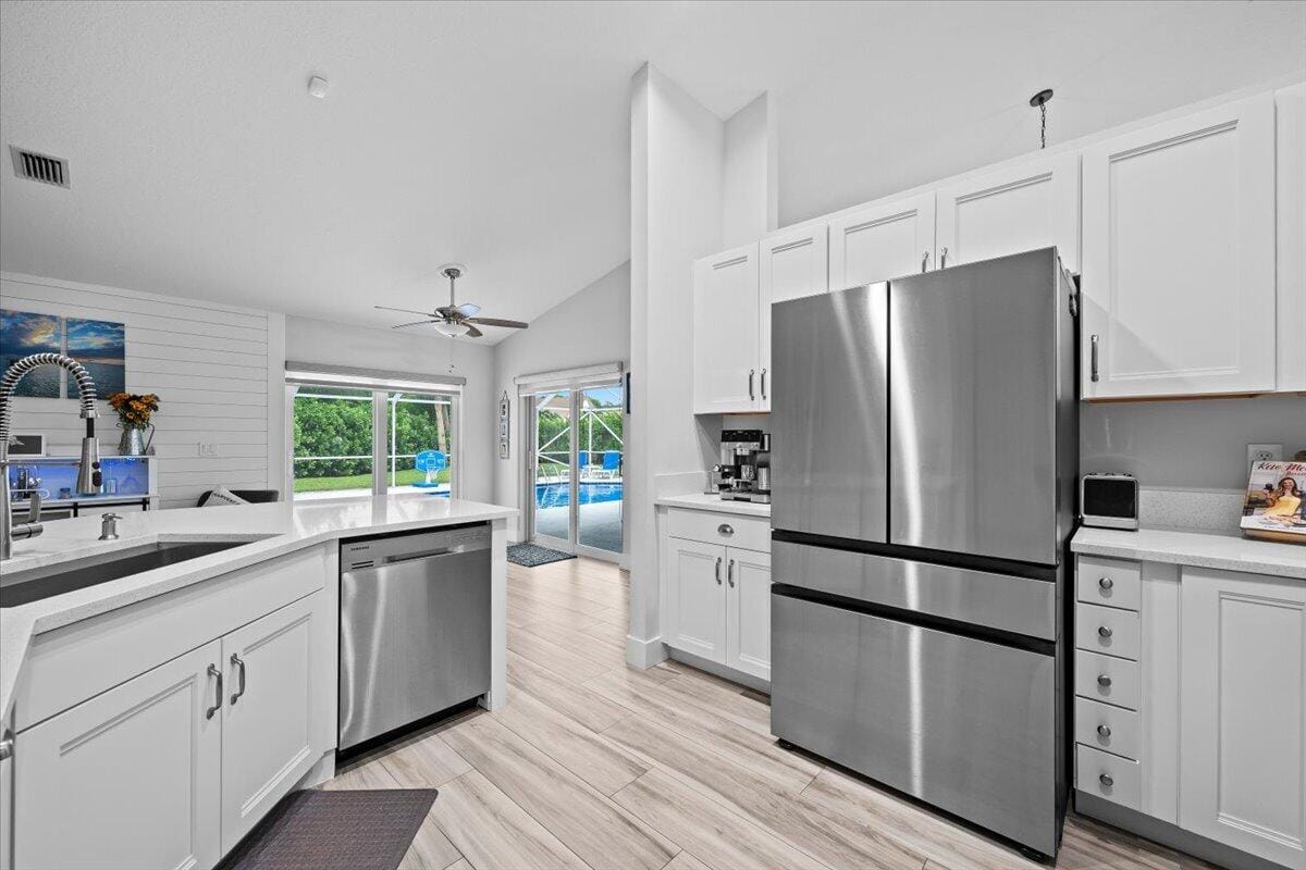 264 MALIBU Circle — photo 11