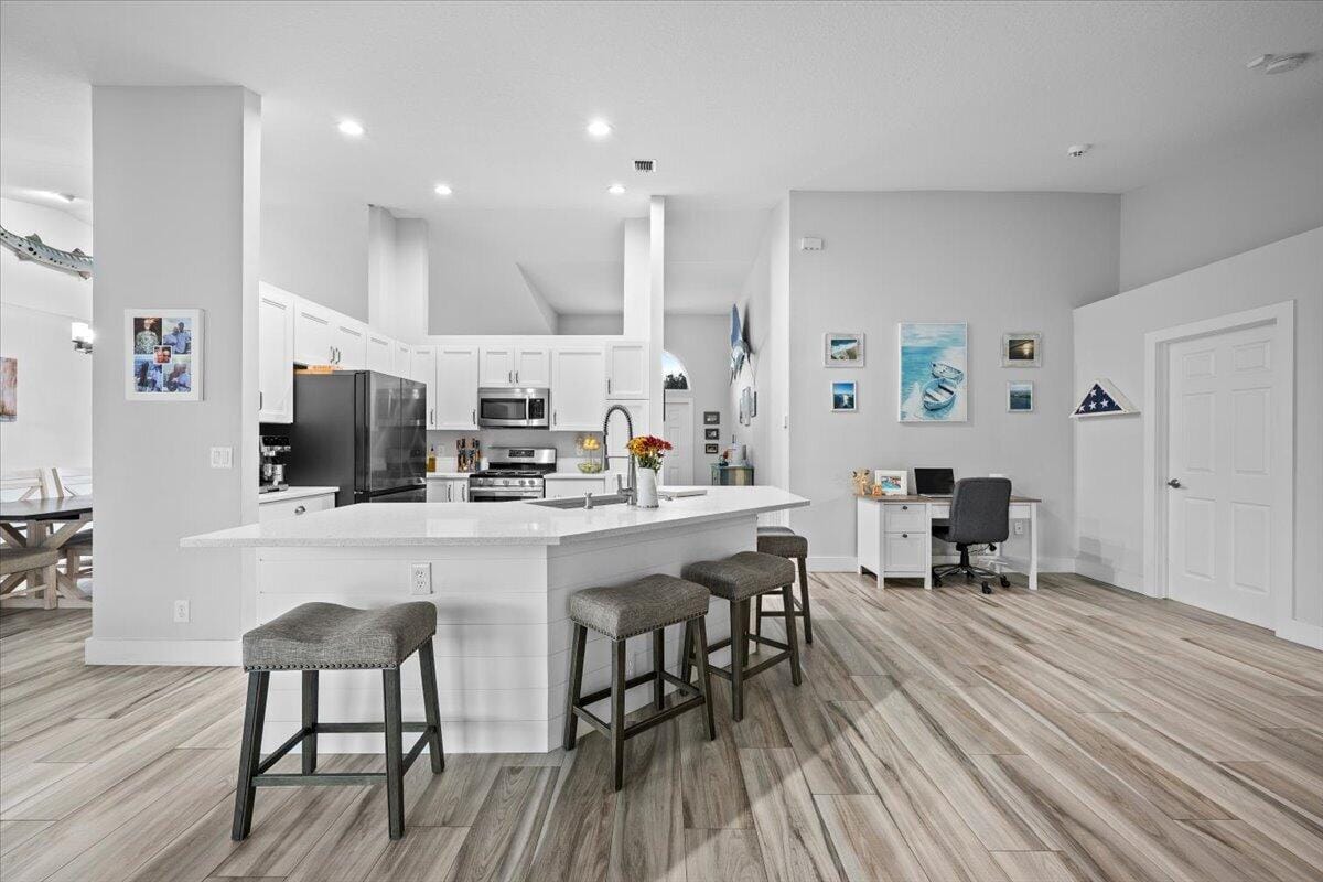 264 MALIBU Circle — photo 8