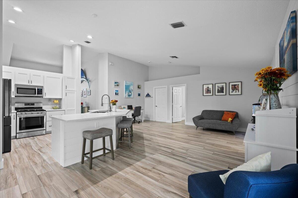 264 MALIBU Circle — photo 9
