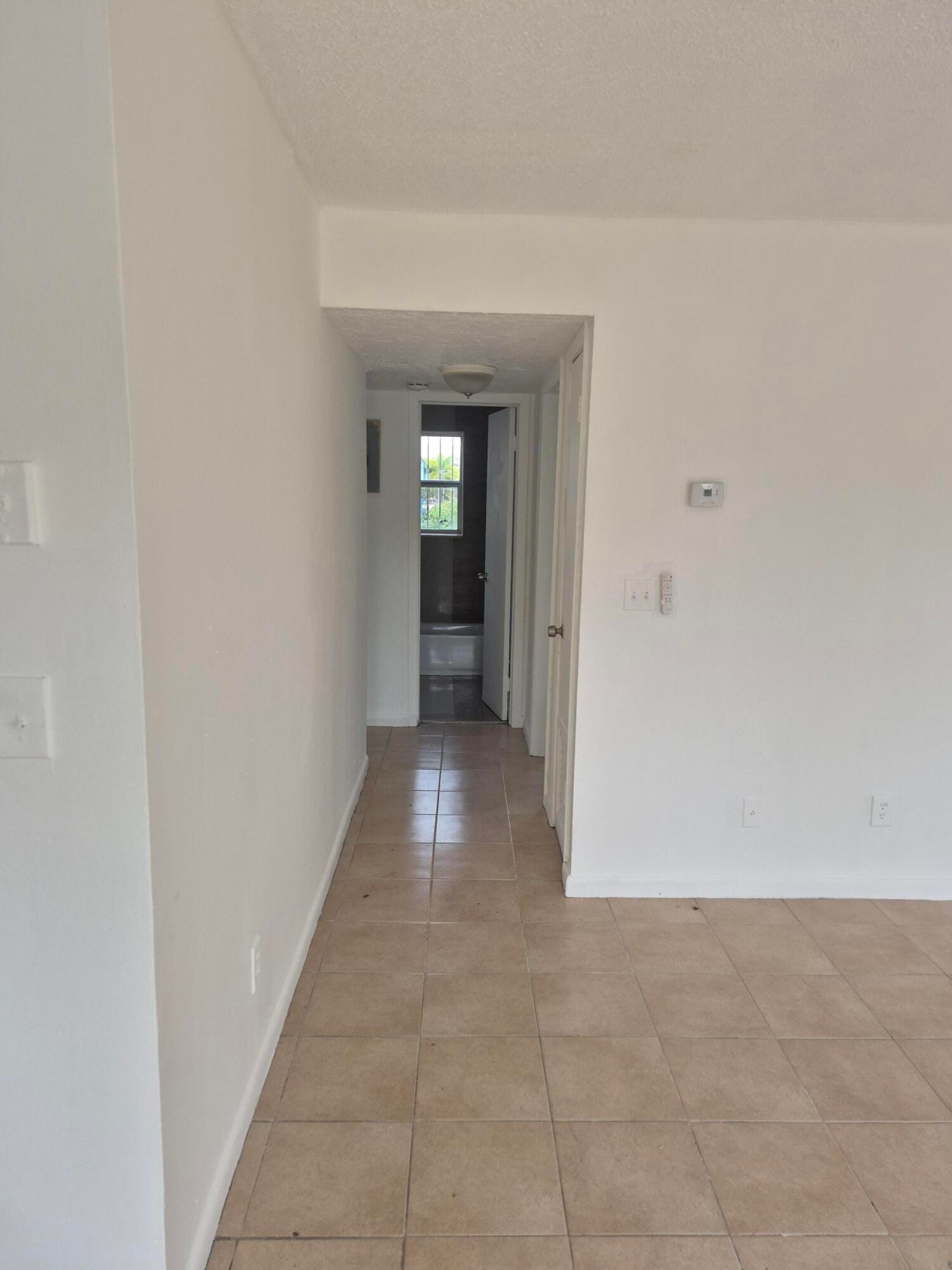 944 W 10TH Street 1 — photo 4