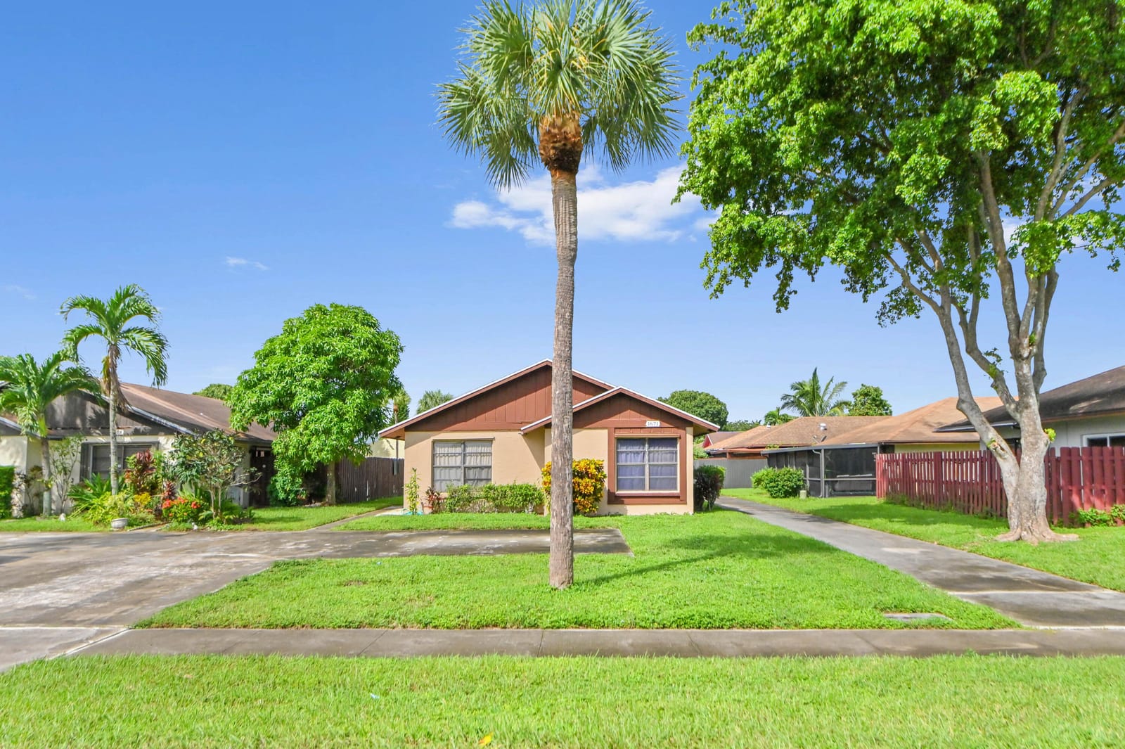 1671 Ferngran Avenue — photo 1