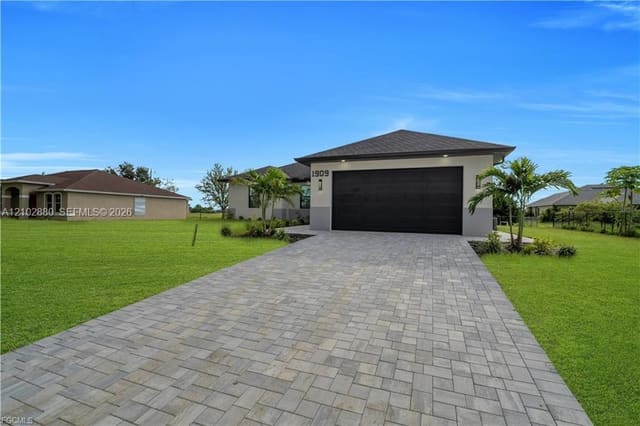 1909 NE 19th Place, Cape Coral, FL 33909