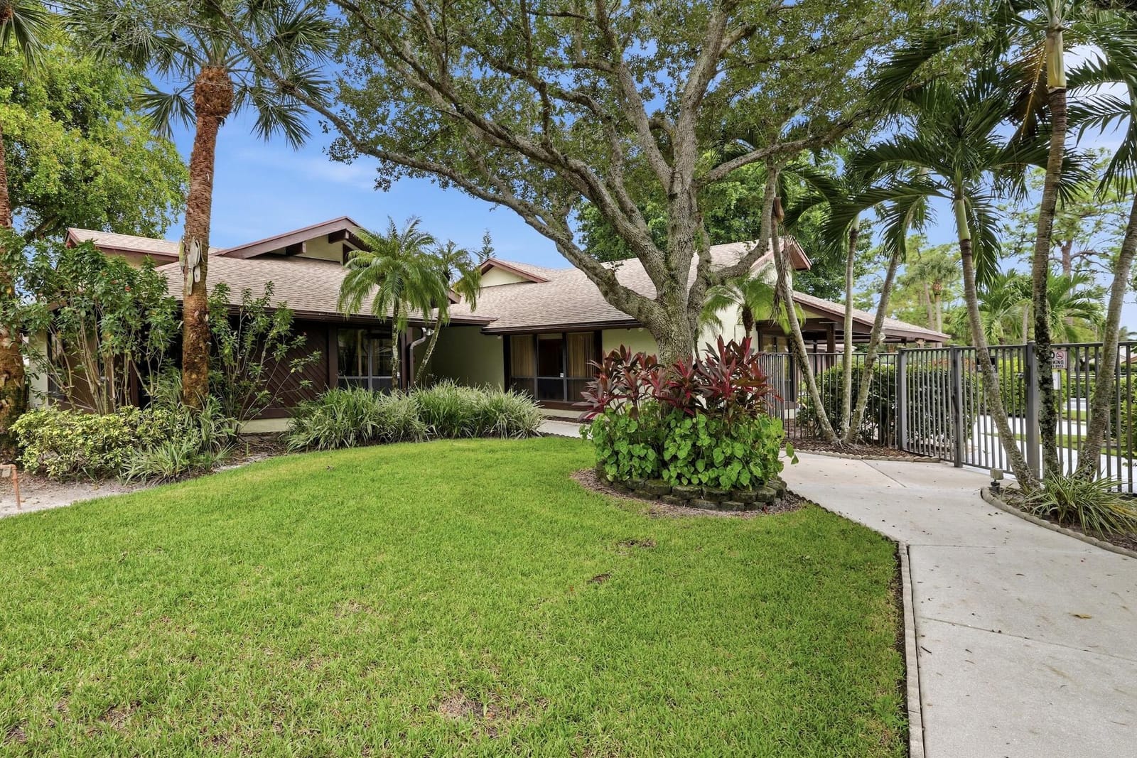 259 DEERFIELD Court, Royal Palm Beach, FL 33411 photo 28