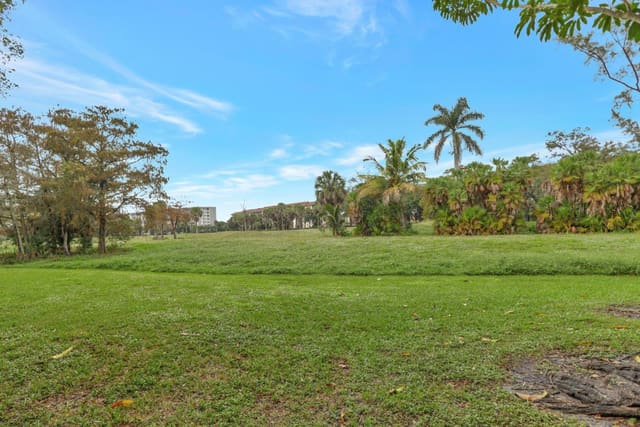 4168 INVERRARY Drive 102, Lauderhill, FL 33319