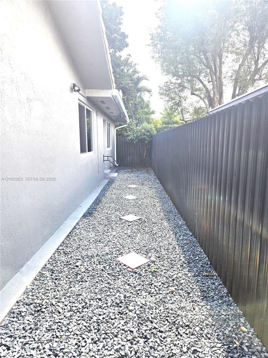 10762 SW 61st Terrace B — photo 10