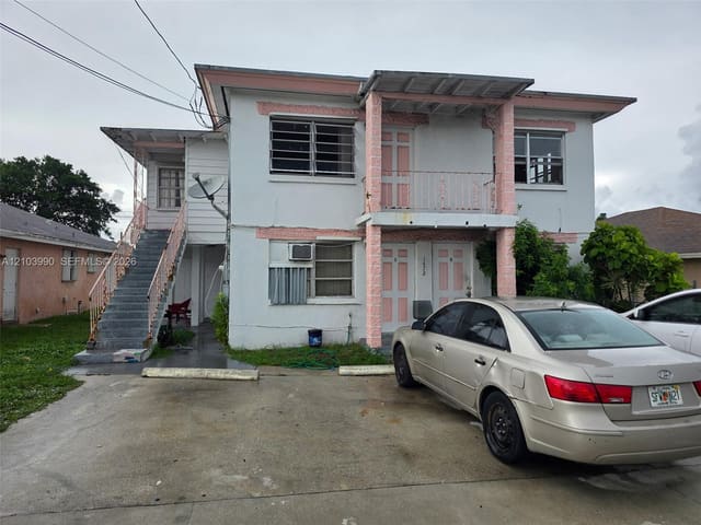 1472 W 34th Street, Riviera Beach, FL 33404