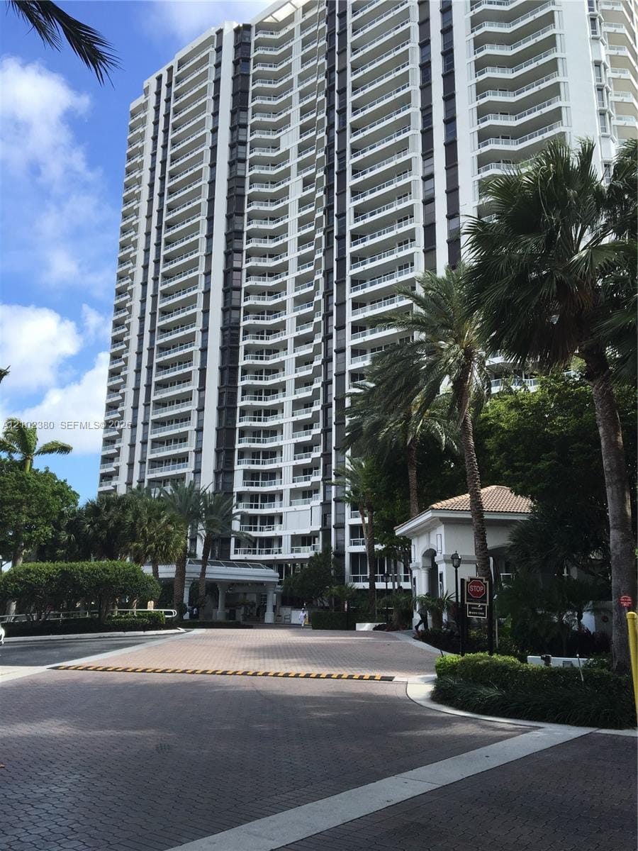 2 bedroom home for sale at 21150 38th, Aventura, FL 33180 — $990,000