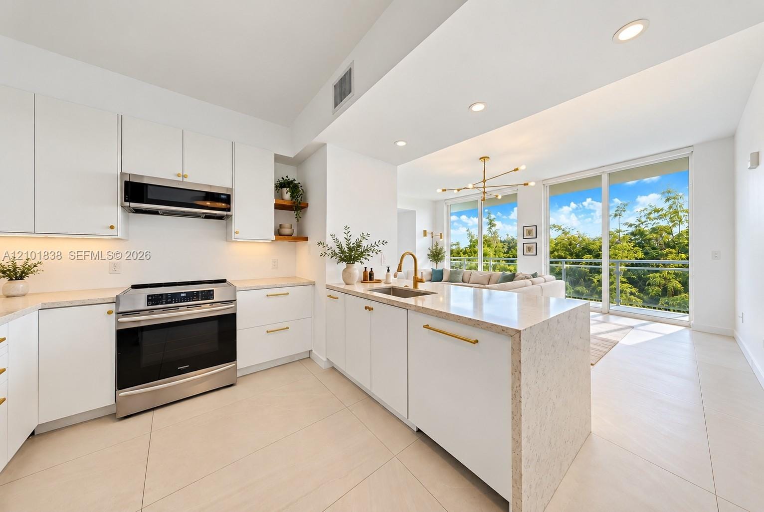 2020 Prairie Avenue 404, Miami Beach, FL 33139 photo 2