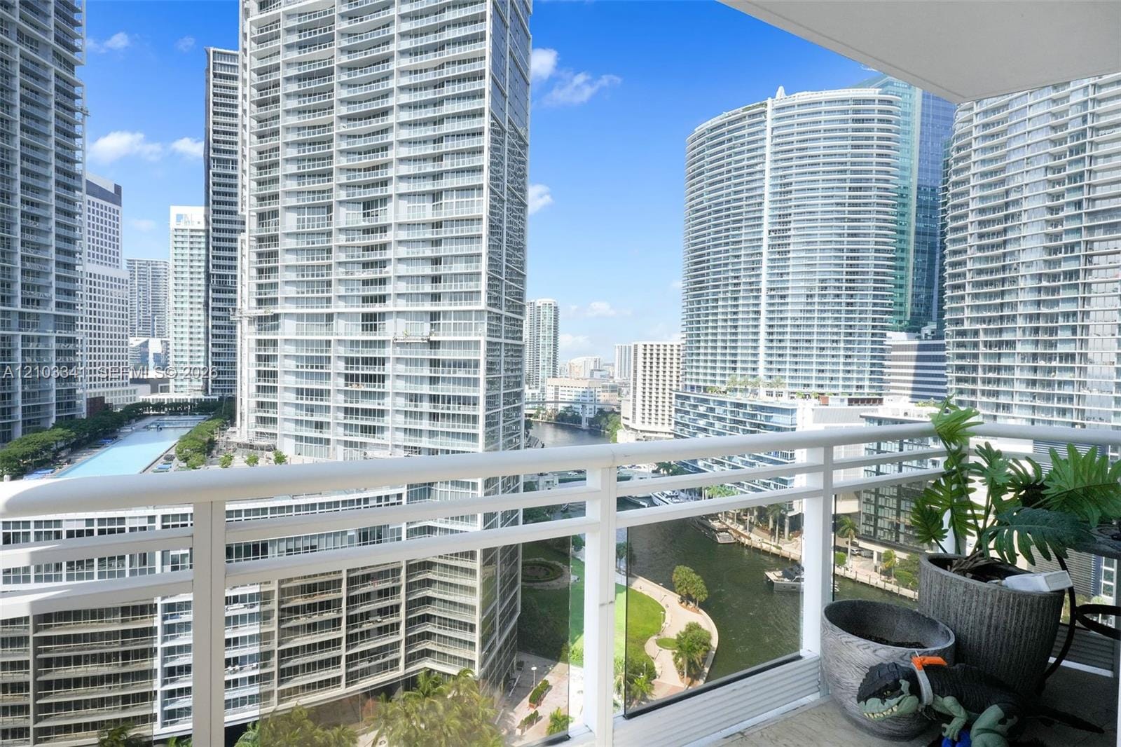 901 Brickell Key Boulevard 2204, Miami, FL 33131 photo 15