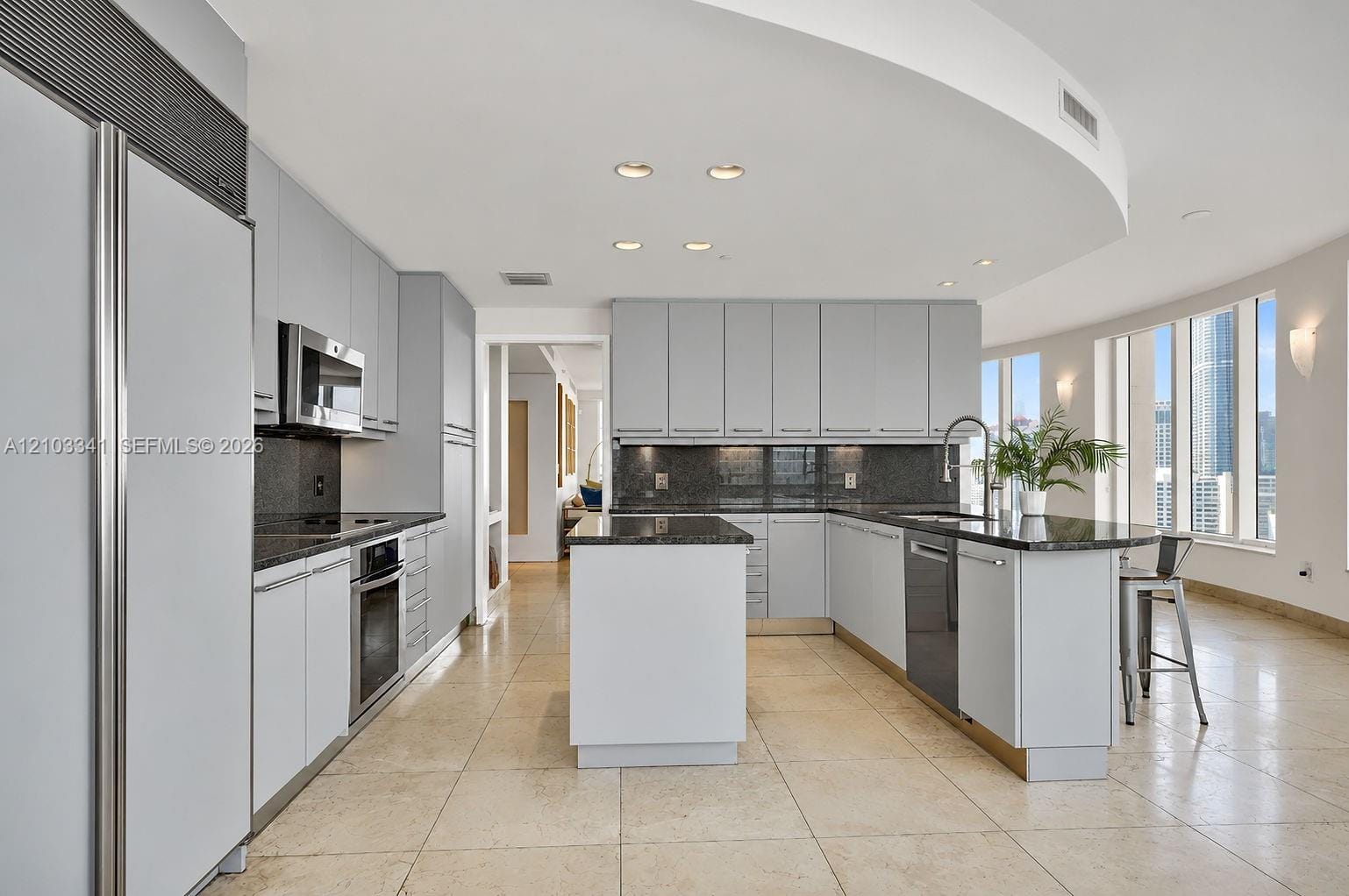 901 Brickell Key Boulevard 2204, Miami, FL 33131 photo 6