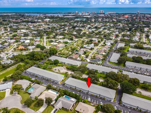 8 Garden Street 205R, Tequesta, FL 33469